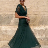 Eleganten V-izrez obleka