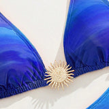 Bikini set s halterjem in kovinskimi detajli v gradientnem tisku