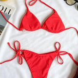 Šik bikini set z izrezom in diamanti