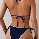 Bikini set z Ruffle Halter in kovinskimi detajli