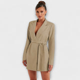 Blazer obleka z V-izrezom